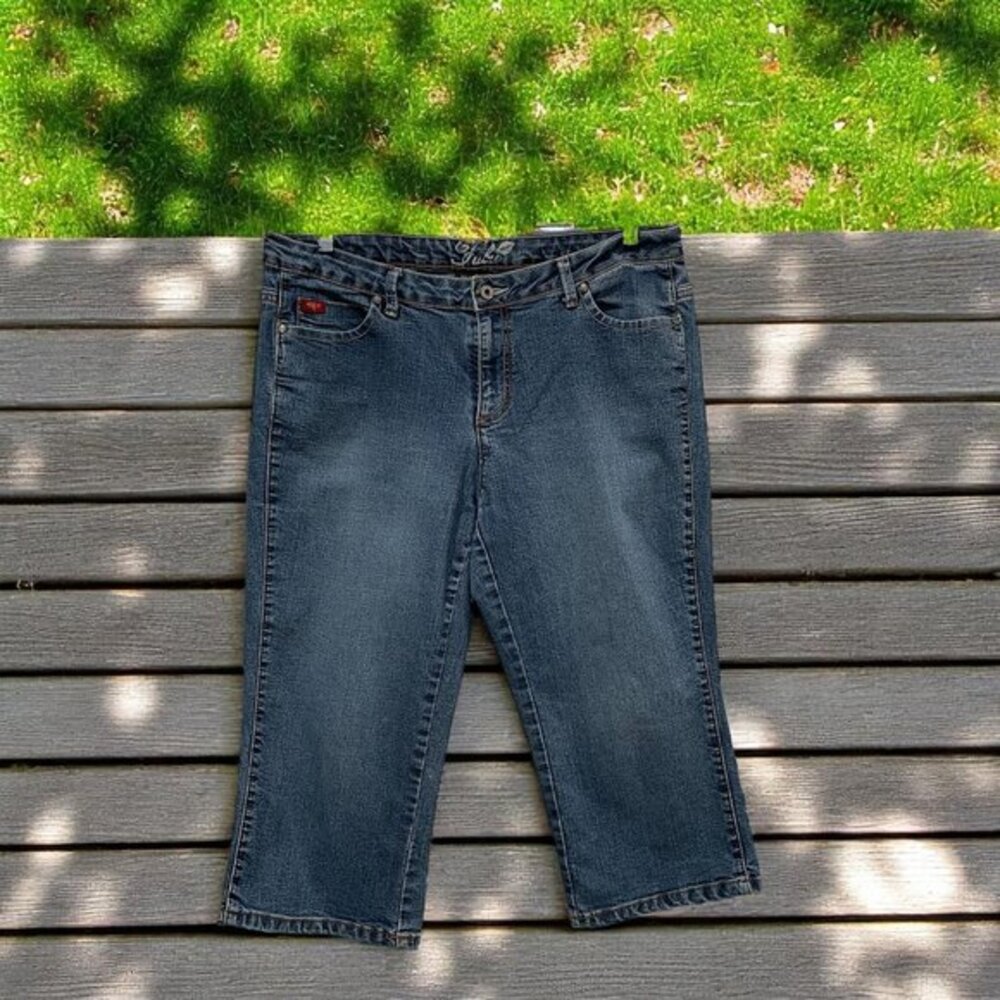 Fubu Capri Jeans Womens Size 14 Distressed Denim‎ Mid Rise Streetwear Y2K